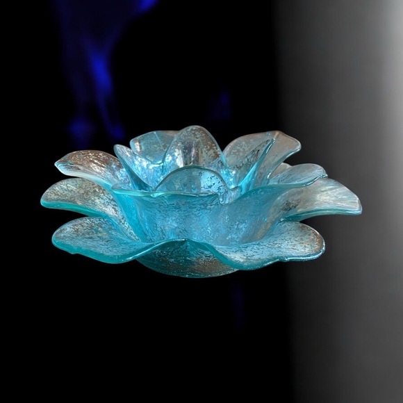 Teal Lotus Candle Holder - Picture 4 of 6